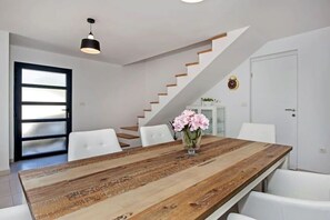 Dining - Beautiful and relaxing house in quiet village with heated pool (Petehi)