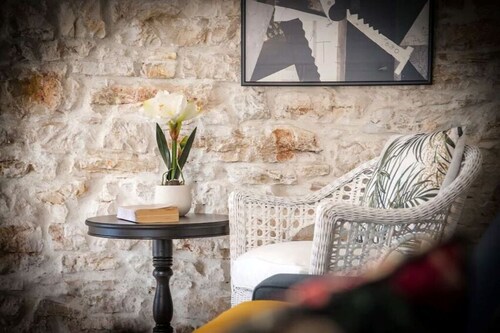 Beautiful and relaxing house in quiet village with heated pool