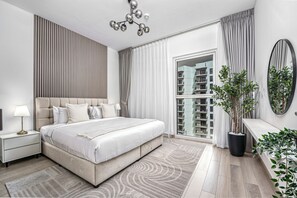 Lägenhet Signature - utsikt mot kanalen | Värdeförvaringsskåp på rummet, individuell inredning och unika möbler