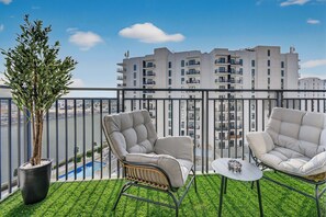 Departamento panorámico, vista al canal | Balcón