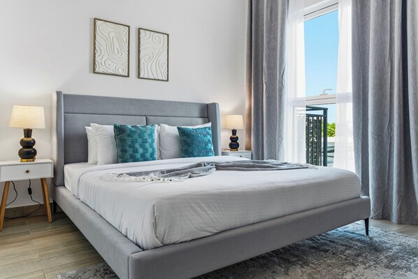 Departamento familiar, vista al patio | Caja de seguridad en la habitación y decoración personalizada 