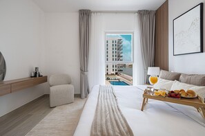 Deluxe Apartment, Pool View