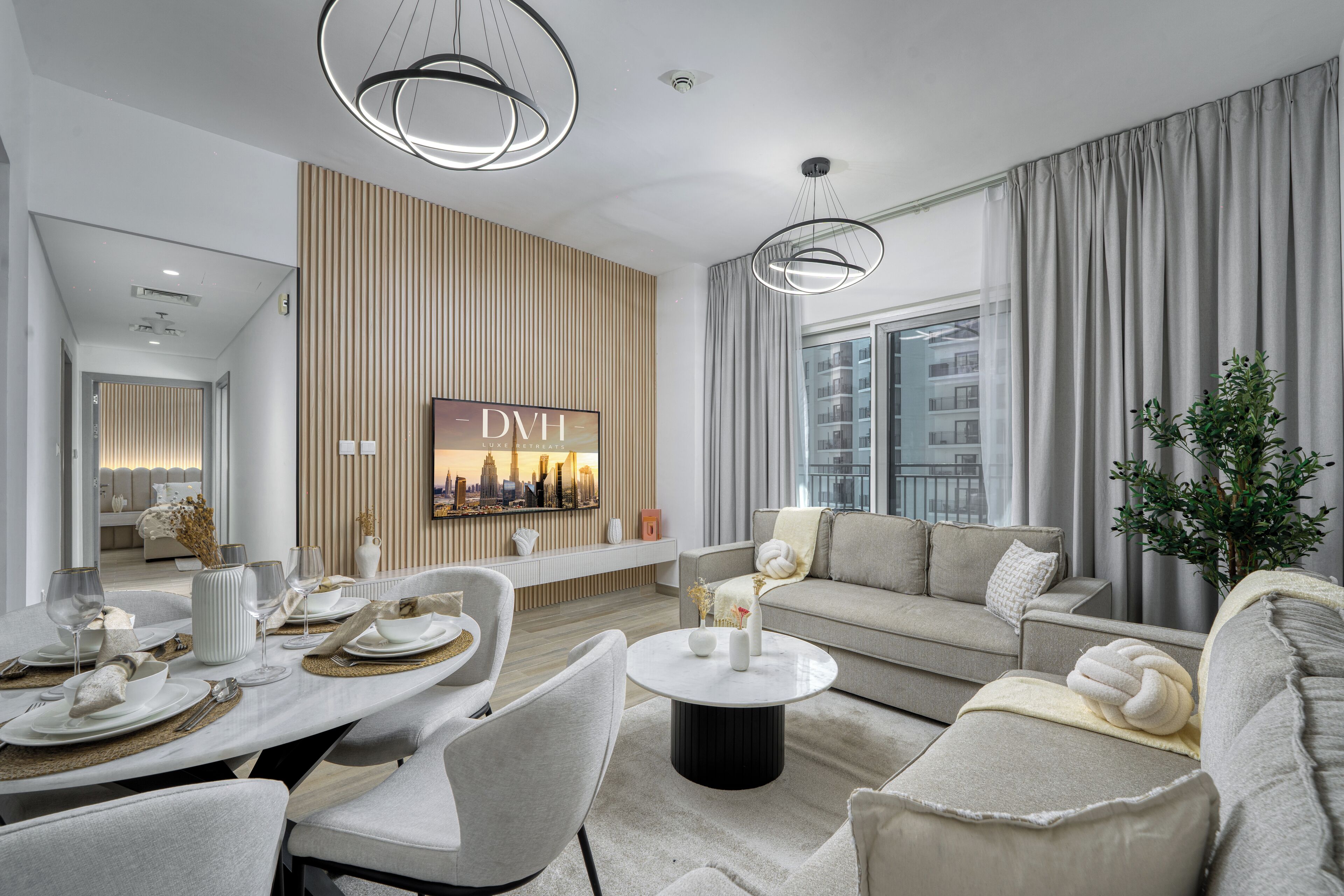 Exclusief appartement, uitzicht op het water | Woonruimte | Een 55-inch smart-tv met digitale zenders, Netflix en streamingdiensten