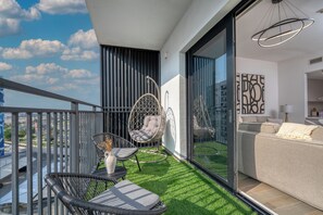 Exklusiv lägenhet - utsikt mot kanalen | Balkongutsikt