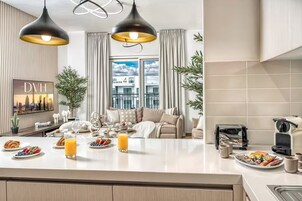 55-inch Smart TV with digital channels, Netflix, streaming services