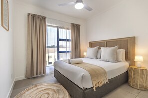 1 chambre, fer et planche à repasser, accès Internet, draps fournis