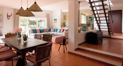 Spacious Luxury Villa | Pool and Garden in Sintra