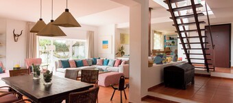 Spacious Luxury Villa | Pool and Garden in Sintra
