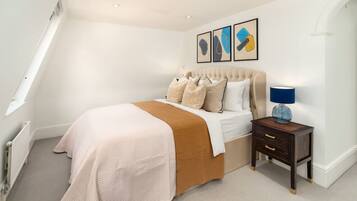 3 bedrooms, iron/ironing board, travel crib, WiFi