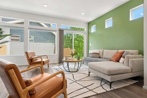 TV, offices - 4BR Home | Prime Location by DIA & Med Center (Commerce City)