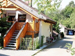 Exterior - Apartment 'Löwenzahn' with Mountain View, Private Terrace and Wi-Fi (Unterkirnach)