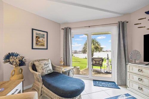 Sand Dollar E111 – Bayfront Bliss in the Heart of Pensacola Beach