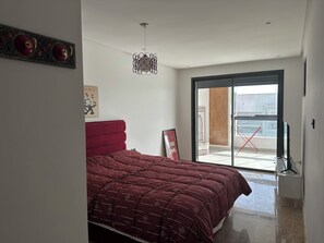 3 bedrooms, iron/ironing board, WiFi, bed sheets - New luxury apartment (Dar bouazza)
