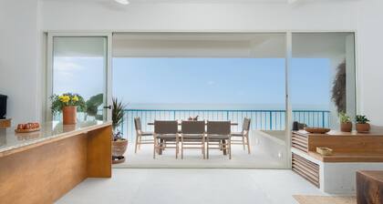 Oceanfront 2-bedroom luxury at La Escondida - Relax & Enjoy!