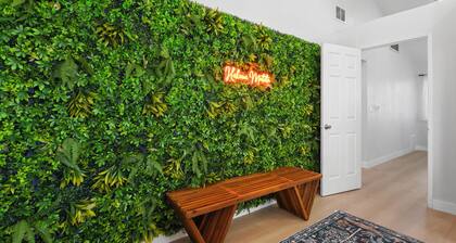 Spacious 7-bedroom themed house ~10 min from Disney