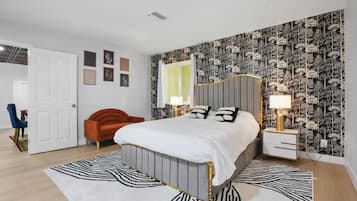 7 bedrooms, WiFi, bed sheets