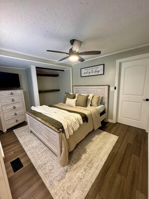 3 bedrooms, WiFi, bed sheets