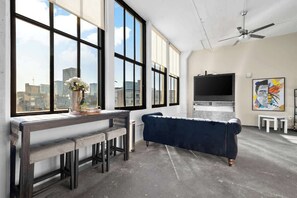 Fernseher, Videospiele, Arbeitsbereiche