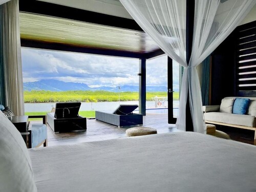 Four Bedroom Riverfront Villa 62
