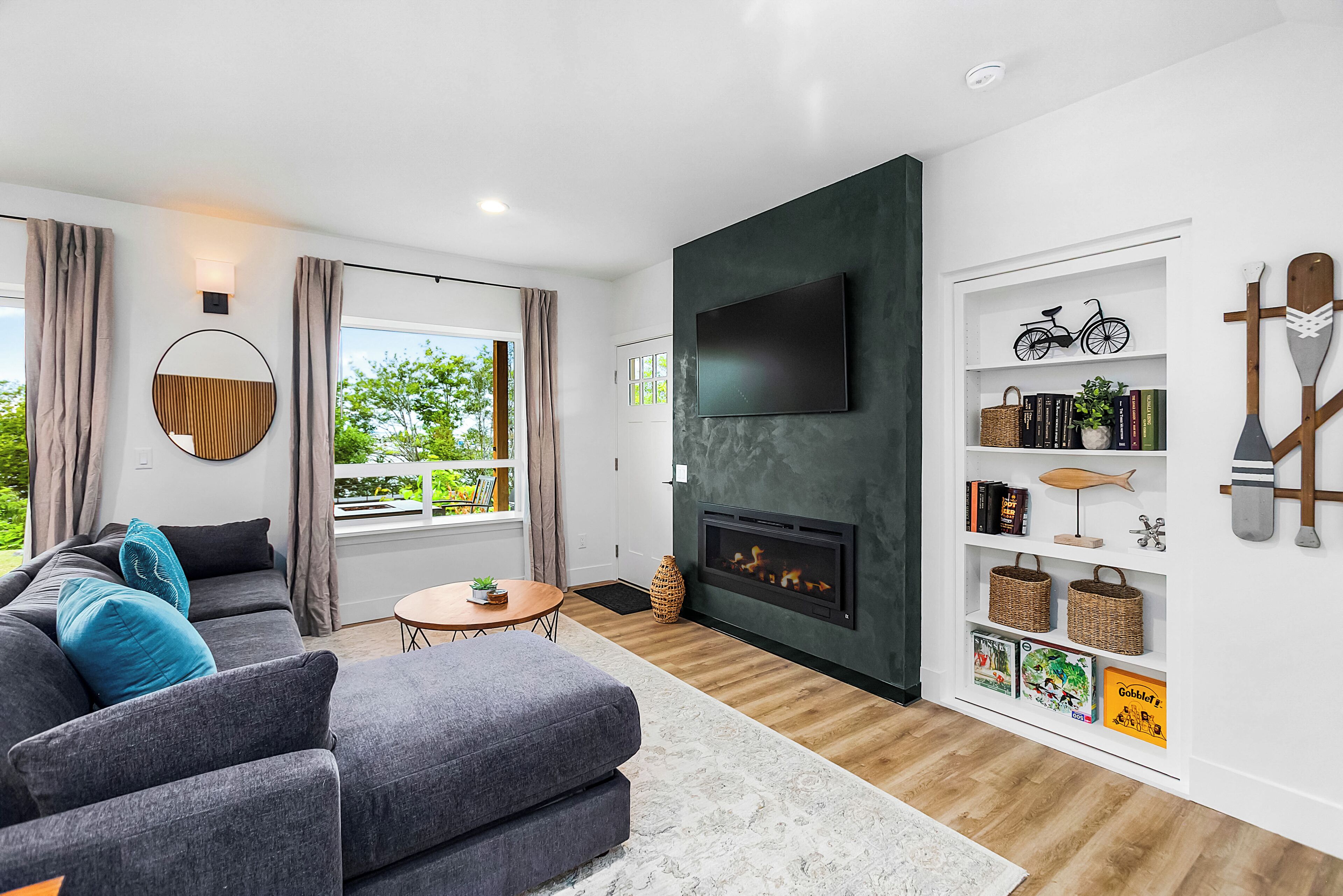 Classic House, Bay View | Living area | Flat-screen TV