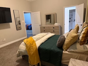 3 bedrooms, iron/ironing board, WiFi, bed sheets