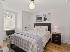 4 bedrooms, iron/ironing board, free WiFi, bed sheets