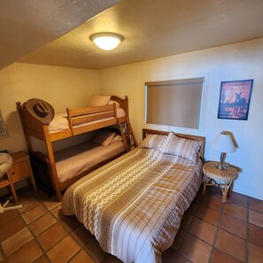4 bedrooms, WiFi, bed sheets