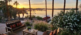 NEW LISTING The 9 Palms River House is where the Old West meets Lake House charm