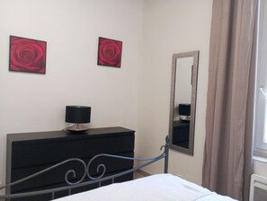 1 soverom, strykejern/-brett, wi-fi og sengetøy