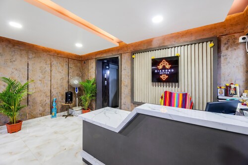 Diamond Suites Service Apartment