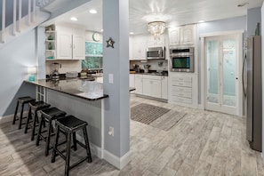Microwave, oven, stovetop, dishwasher