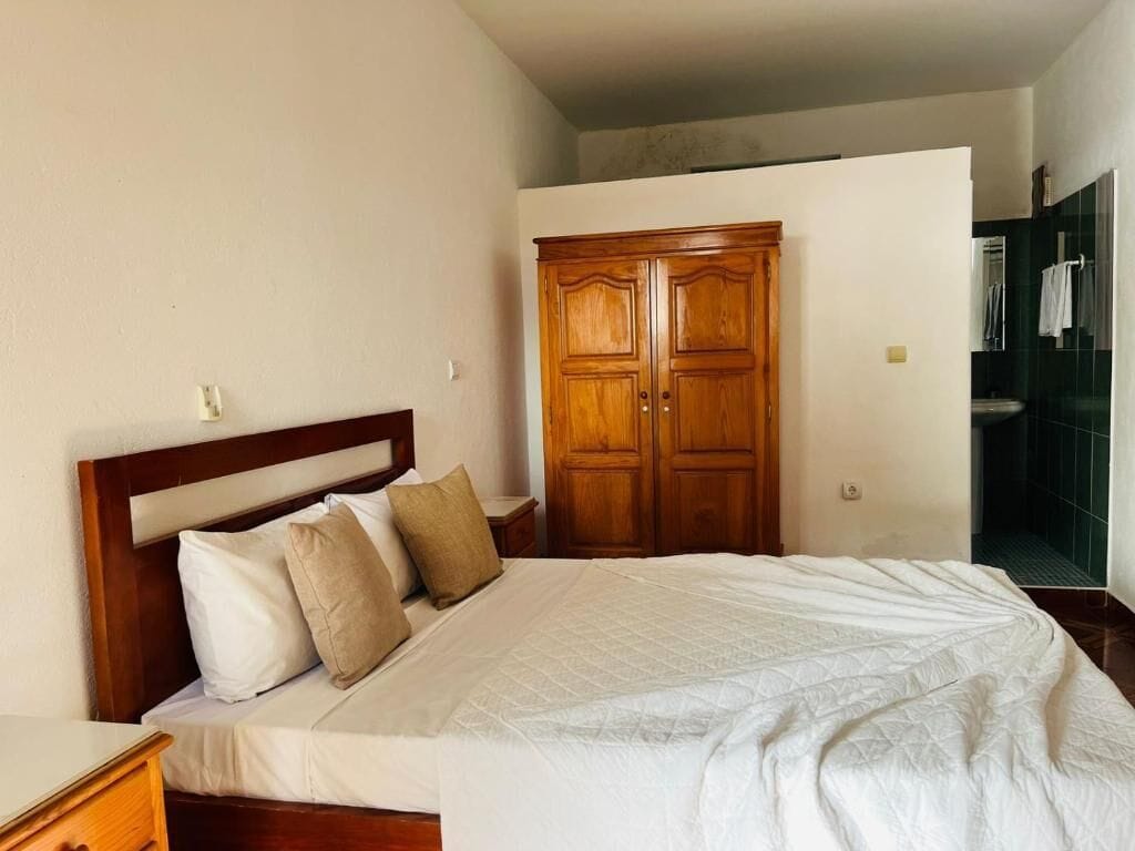 Basic-Doppelzimmer, Balkon, Strandblick | Minibar, kostenloses WLAN, Bettwäsche