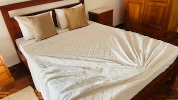 Basic Double Room, Balcony, Beach View | Minibar, free WiFi, bed sheets