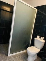 Basic Triple Room, Garden View | Minibar, free WiFi, bed sheets