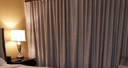Cozy one bedroom on beach and boardwalk. Plenty of attractions and restaurants.
