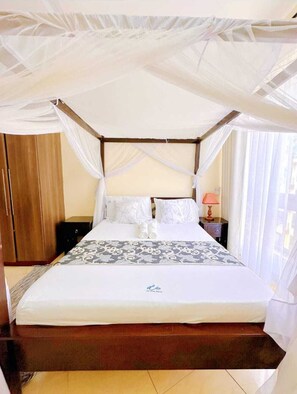 4 chambres, fer et planche à repasser, Wi-Fi, draps fournis