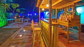 Bar (on property) - Beautiful Private Villa 8-Bedrooms, in safe location. (Cartagena de Indias)