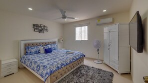 8 chambres, fer et planche à repasser, Wi-Fi, draps fournis