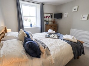 2 bedrooms, individually decorated, individually furnished, free WiFi