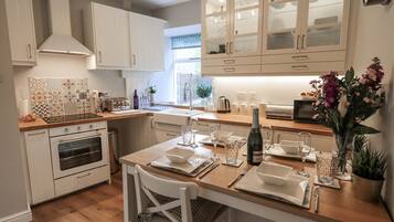 Dishwasher, cookware/dishes/utensils