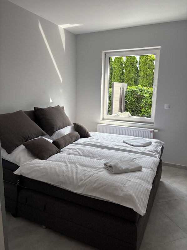 1 bedroom, iron/ironing board, WiFi, bed sheets