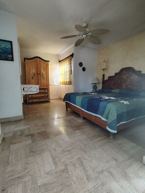 Soundproofing, free WiFi