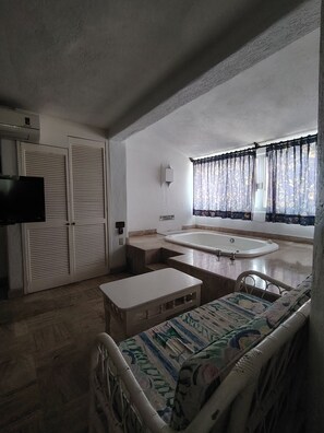 Soundproofing, free WiFi