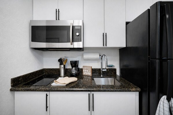 Mikroaaltouuni, liesi