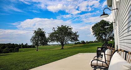 Charming 5-bedroom farmhouse with WiFi, AC in serene Fountain Run