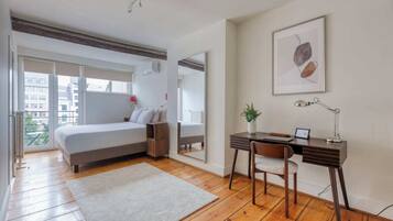 1 slaapkamer, een bureau, een strijkplank/strijkijzer, gratis wifi