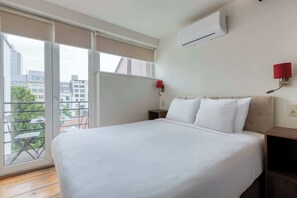 1 bedroom, desk, iron/ironing board, free WiFi