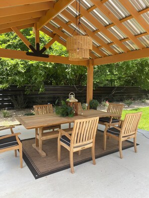 Outdoor dining