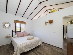 1 chambre, fer et planche à repasser, Wi-Fi gratuit, draps fournis