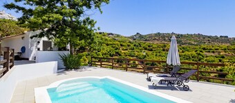 Cubo's Casa Rural Jaramago / private pool / BBQ / views / free Wi-Fi